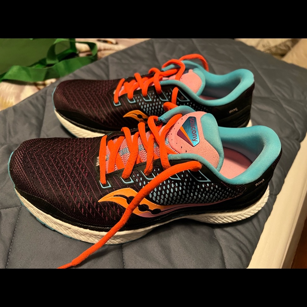 Saucony Triumph 18 - womens 8